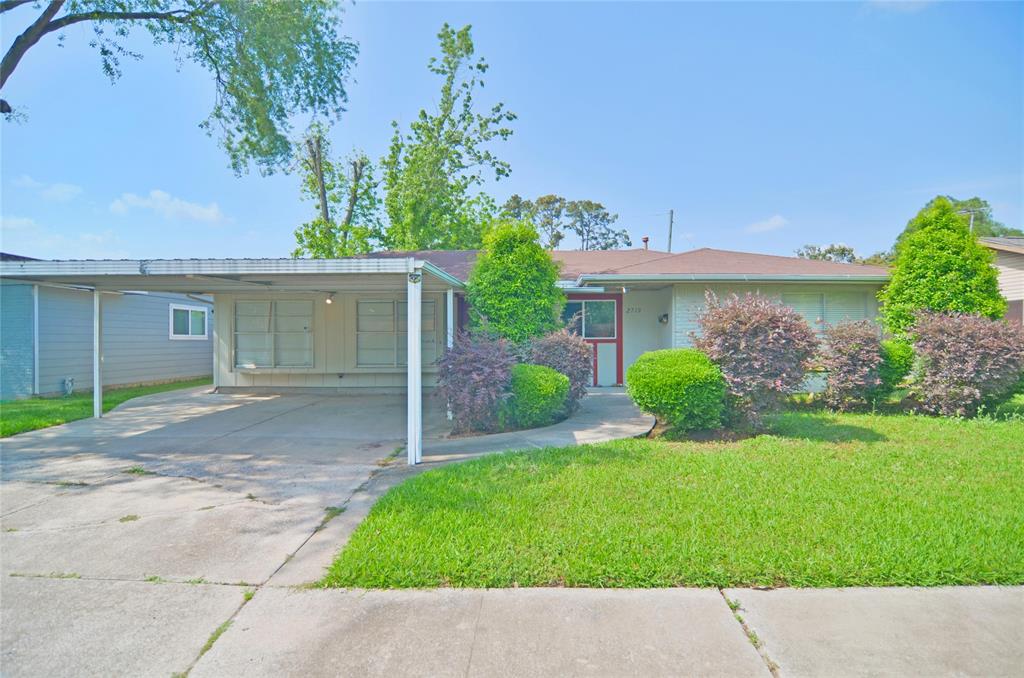 2719 Sweetgum Street