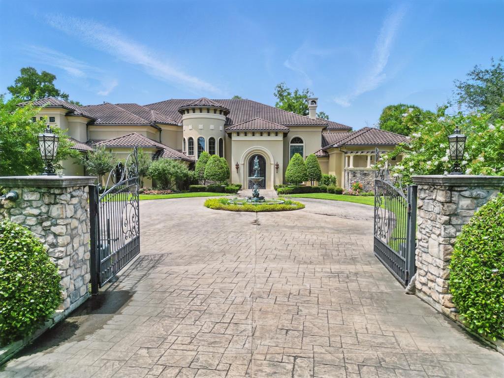 2618 Forest View