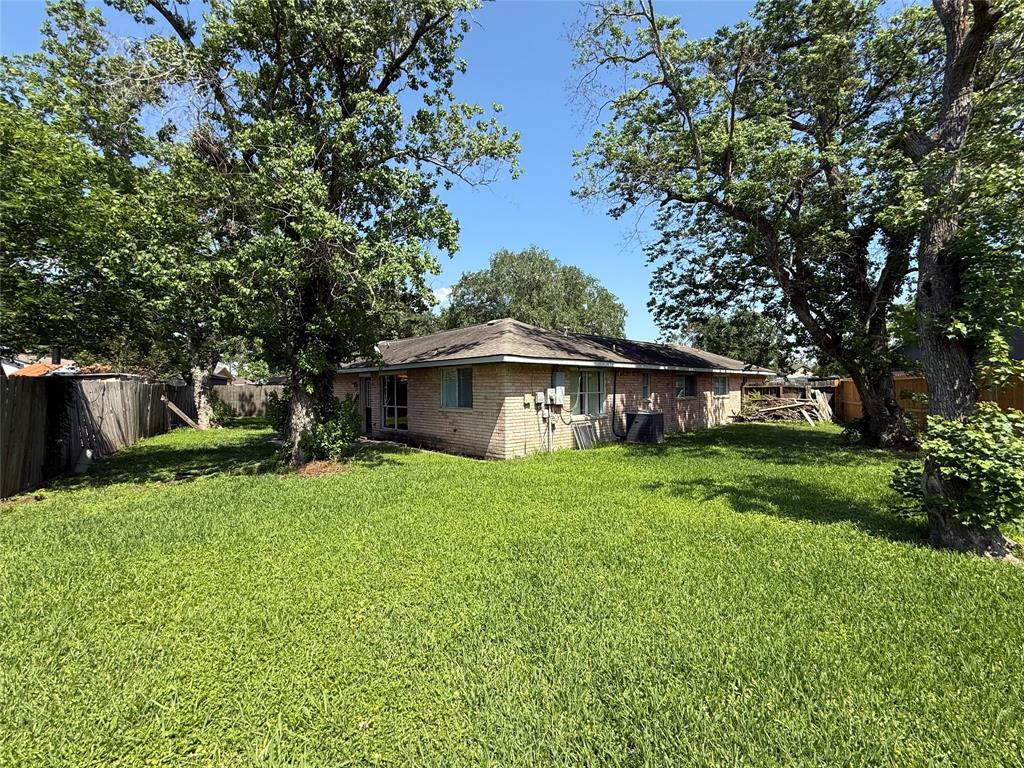 710 Fawnwood Drive, Missouri City, Texas image 27