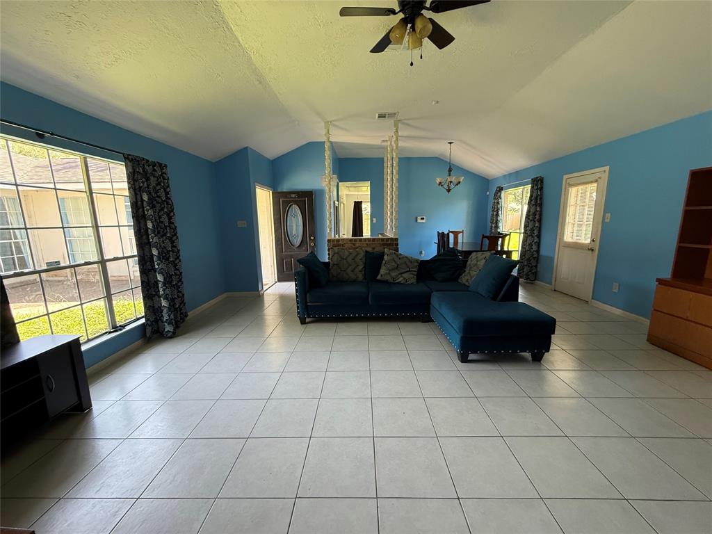 710 Fawnwood Drive, Missouri City, Texas image 7