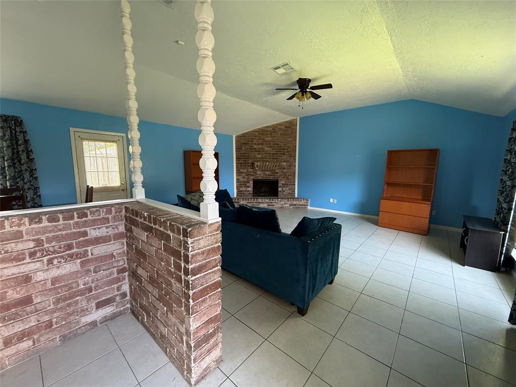 710 Fawnwood Drive, Missouri City, Texas image 4