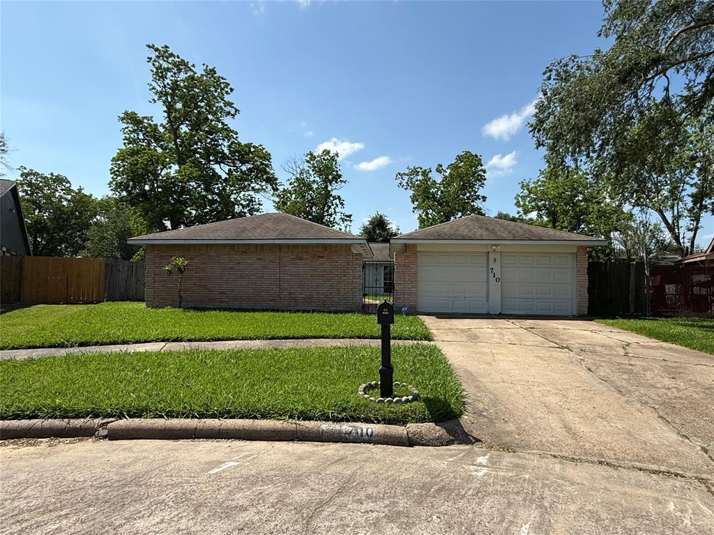 710 Fawnwood Drive, Missouri City, Texas image 25