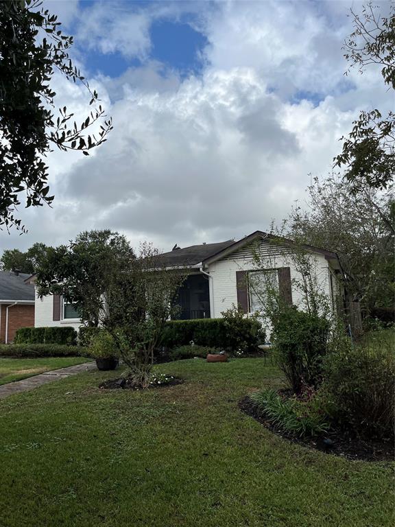 3744 Bellaire Boulevard