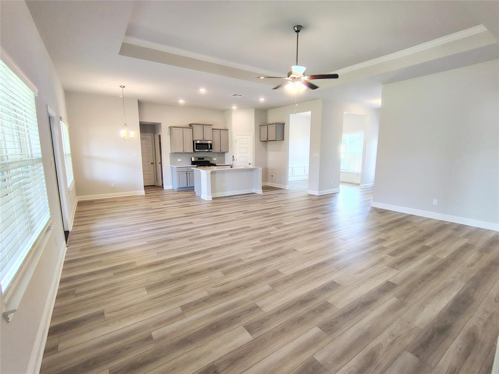 10 Gemstone Court, Angleton, Texas image 5