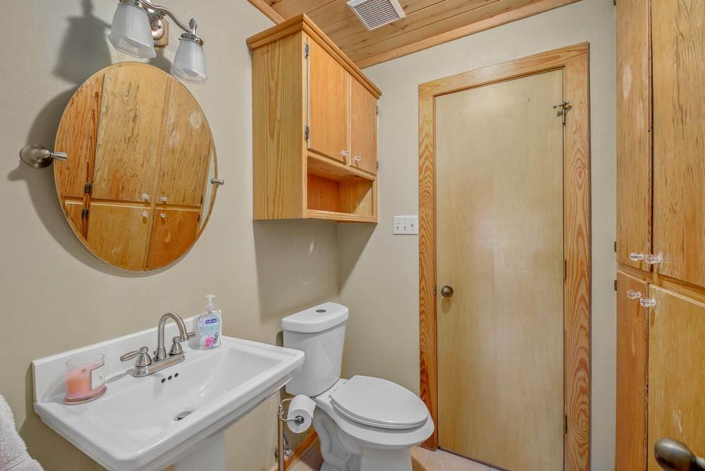 7000 Strickland Lane, Bryan, Texas image 23