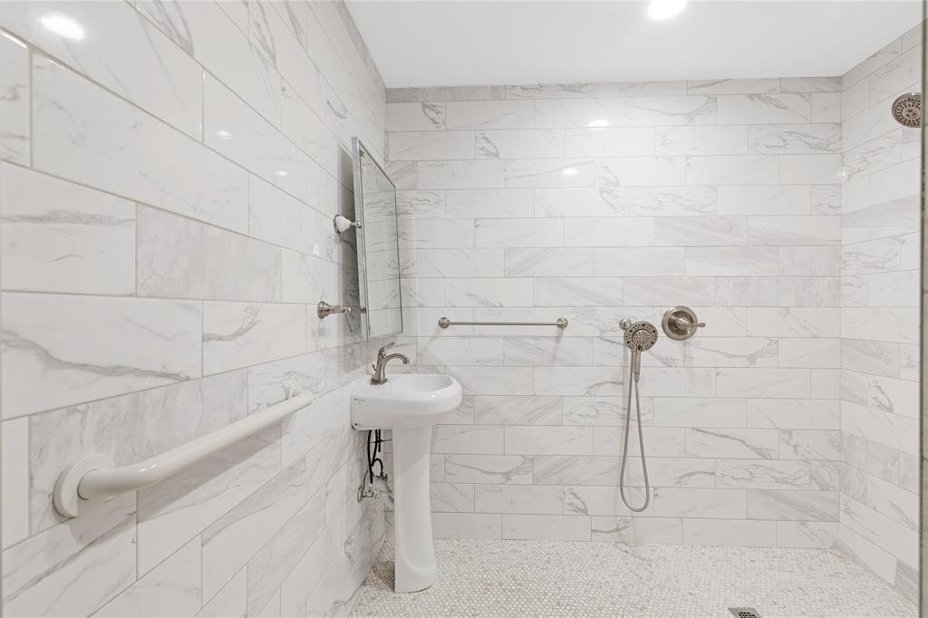1222 Oahu Drive, Galveston, Texas image 19