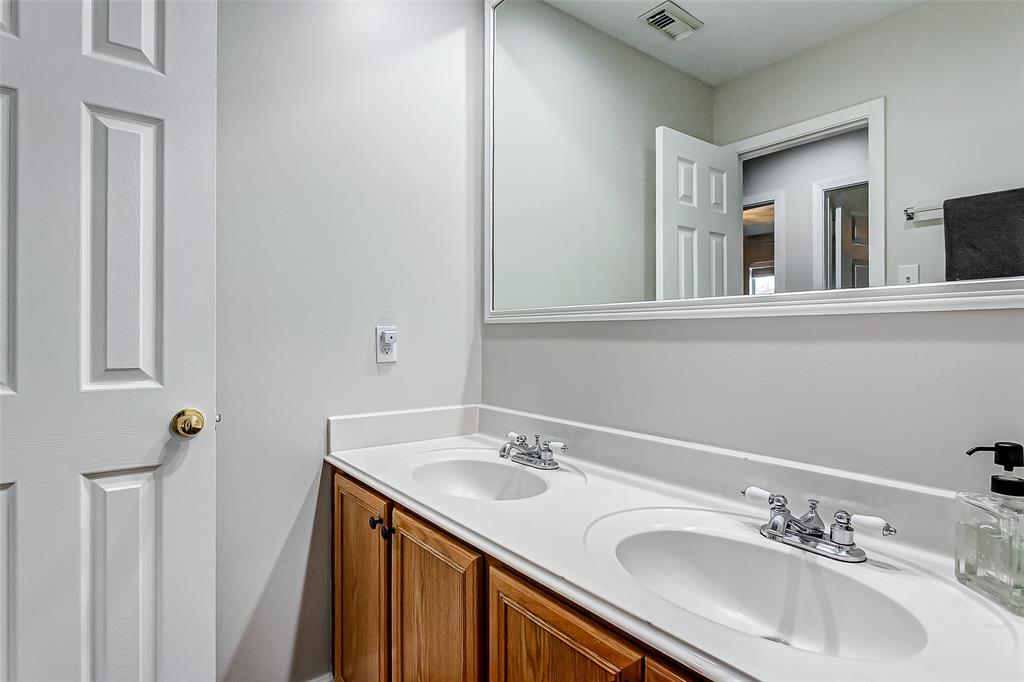 5902 Camron Point Circle, Katy, Texas image 39