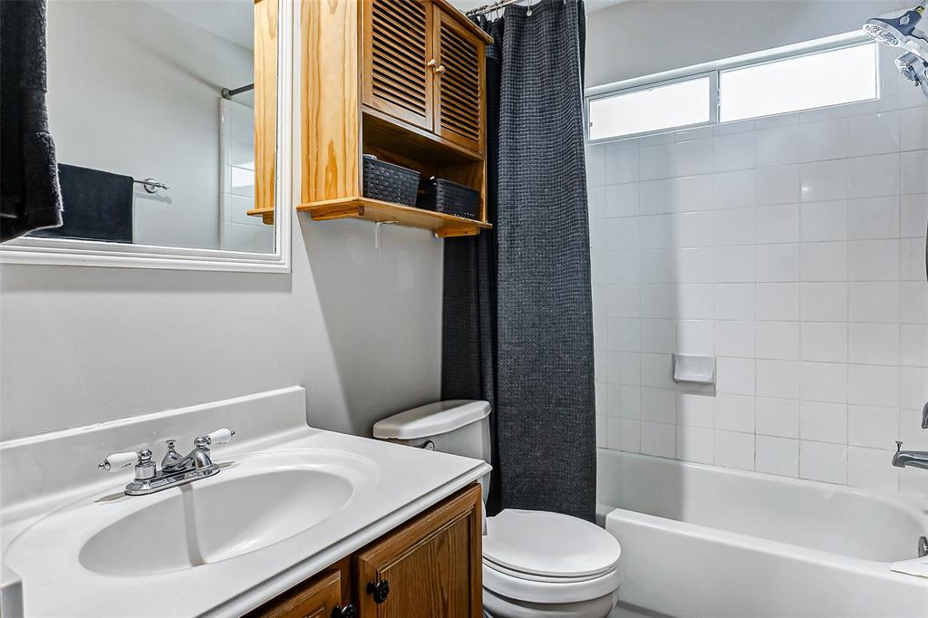 5902 Camron Point Circle, Katy, Texas image 32