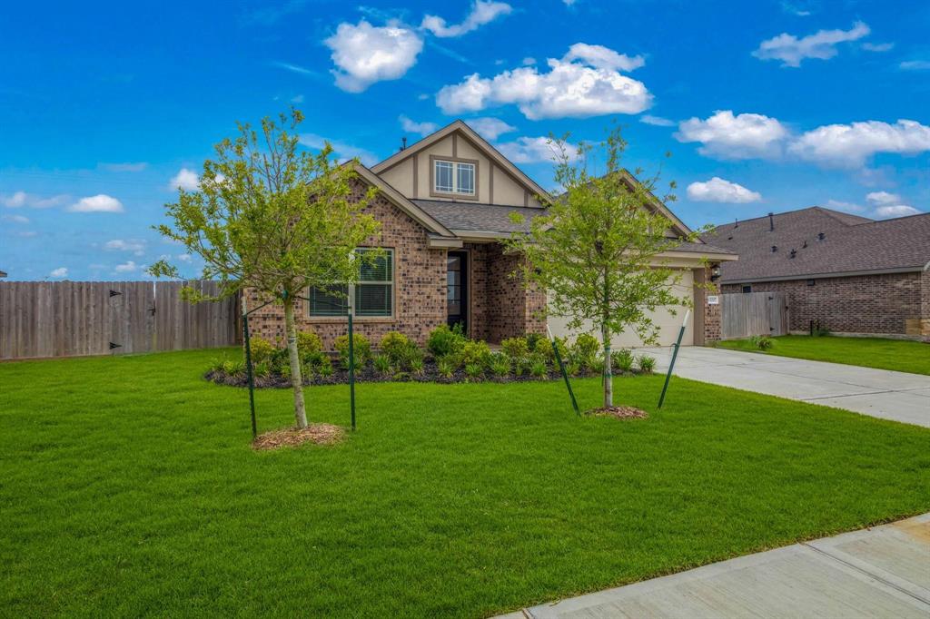 15207 Lakewood Ave, Mont Belvieu, Texas image 3