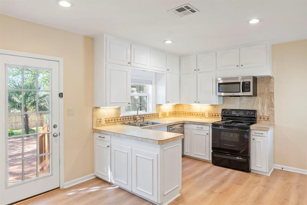 1413 21st Street, Huntsville, Texas image 30