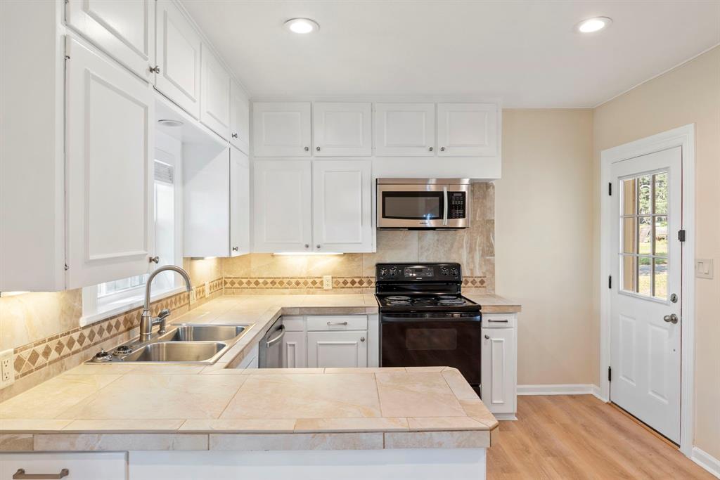 1413 21st Street, Huntsville, Texas image 32