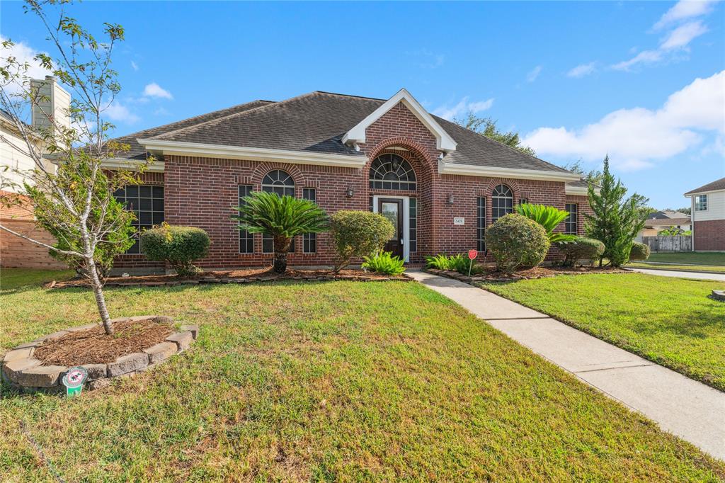 2425 Dixie Woods Drive, Pearland, Texas image 2