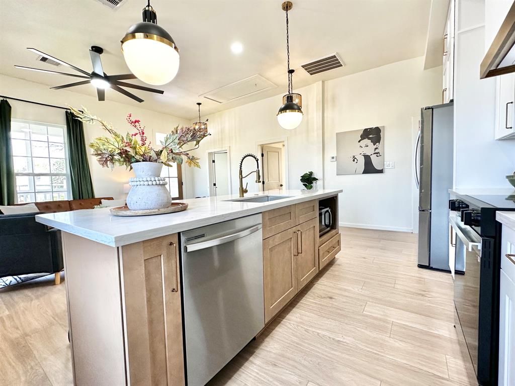 1512 41st Street, Galveston, Texas image 8