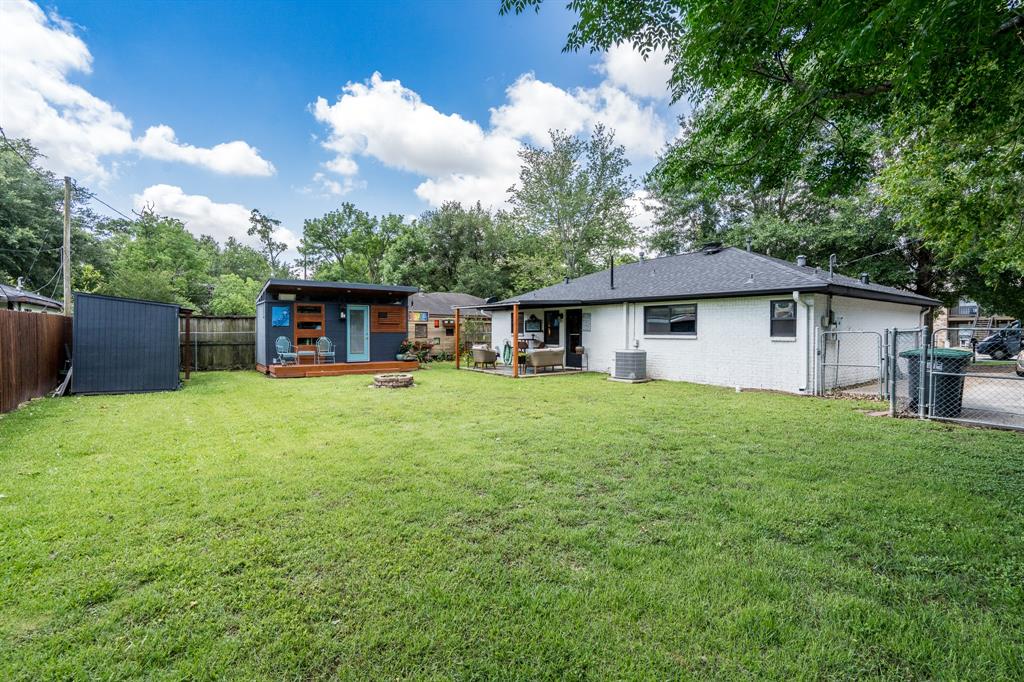 211 S Poplar Street, Tomball, Texas image 5