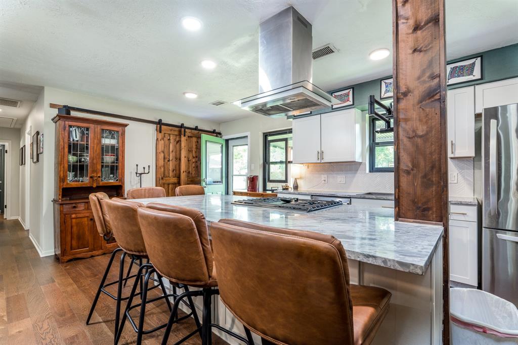 211 S Poplar Street, Tomball, Texas image 7