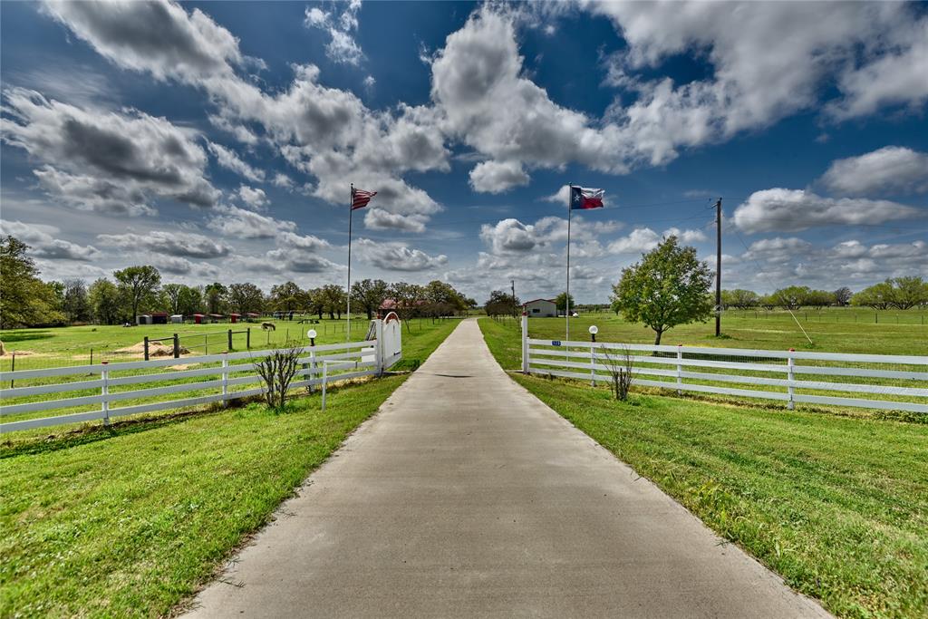 520 Highway 290, Ledbetter, Texas image 2