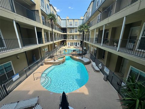 Condominium in Galveston TX 921 Marine Drive.jpg