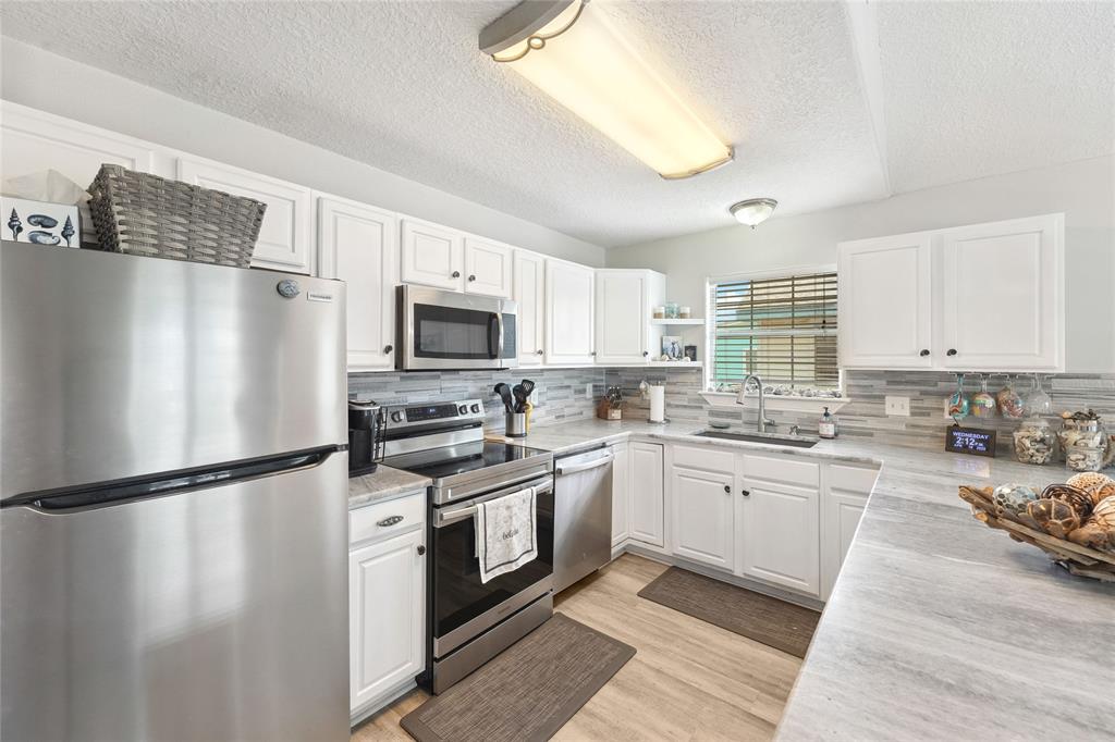 214 Sand Dune Court, Surfside Beach, Texas image 13