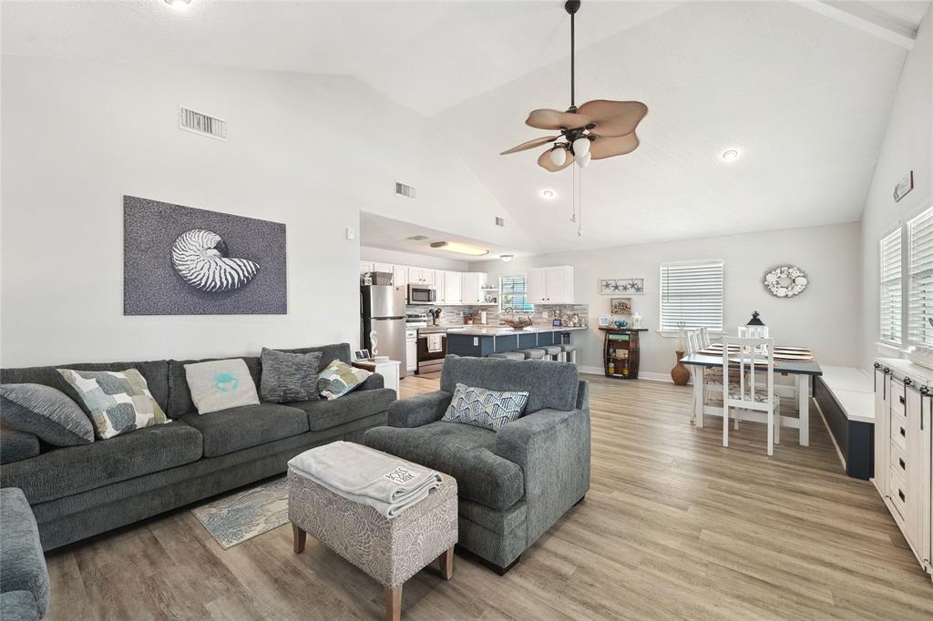 214 Sand Dune Court, Surfside Beach, Texas image 9