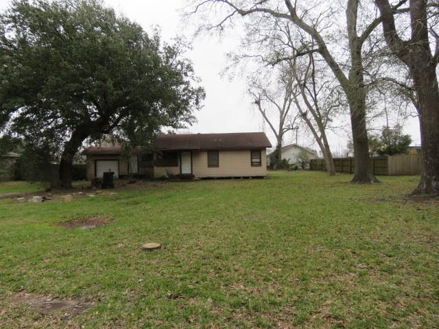 807 S 12th Street, Nederland, Texas image 2