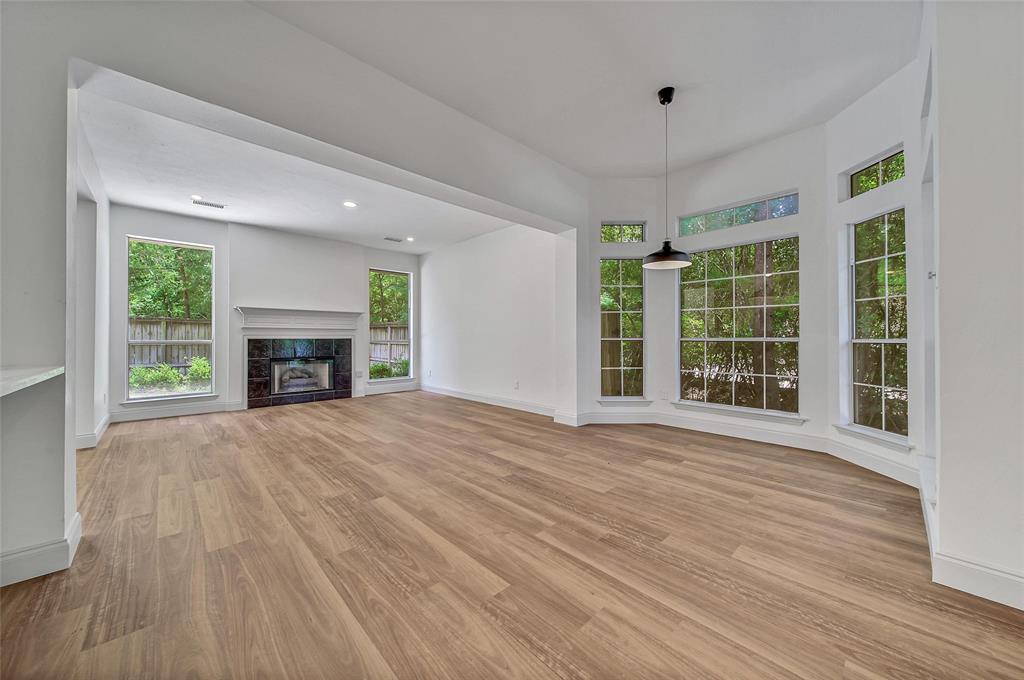 2 Wintergreen Trail, The Woodlands, Texas image 4