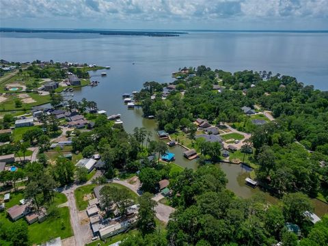Photo of 333 Lakeshore Drive, Onalaska, TX 77360 (MLS # 57673750)