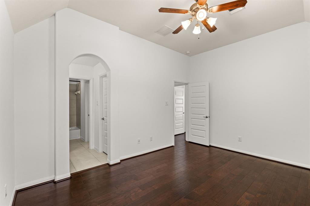 4615 Hollow Chase Lane, Sugar Land, Texas image 36