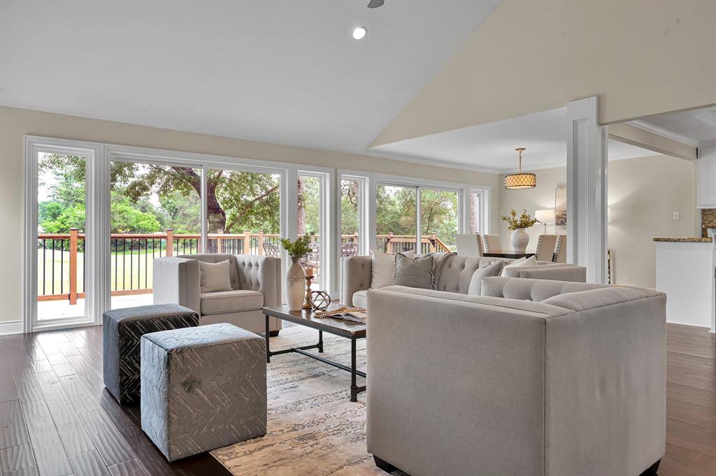 106 S Timber Top Drive, The Woodlands, Texas image 11