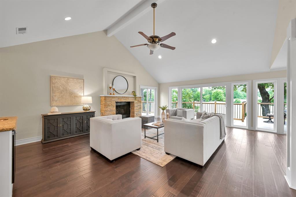 106 S Timber Top Drive, The Woodlands, Texas image 6
