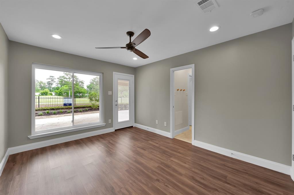 106 S Timber Top Drive, The Woodlands, Texas image 35