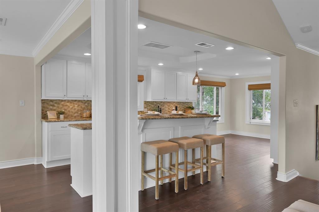106 S Timber Top Drive, The Woodlands, Texas image 23