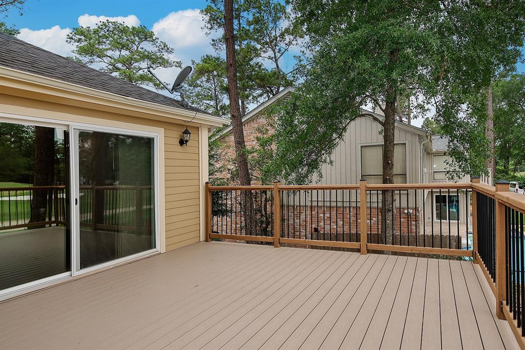106 S Timber Top Drive, The Woodlands, Texas image 32