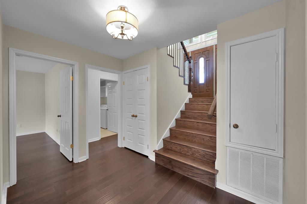106 S Timber Top Drive, The Woodlands, Texas image 34