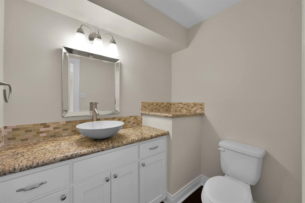 106 S Timber Top Drive, The Woodlands, Texas image 27
