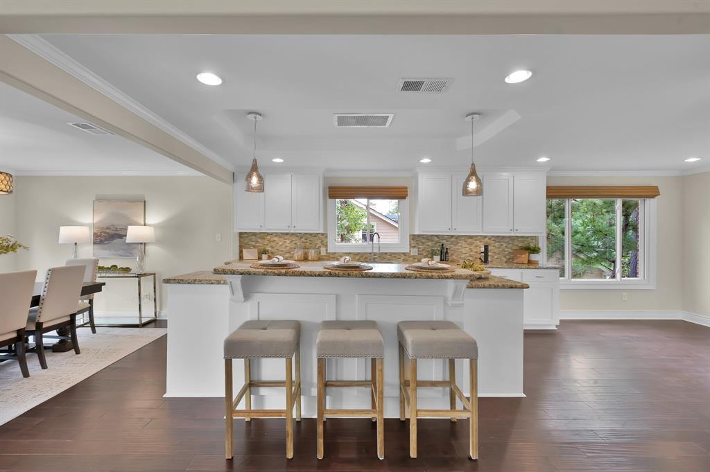 106 S Timber Top Drive, The Woodlands, Texas image 18