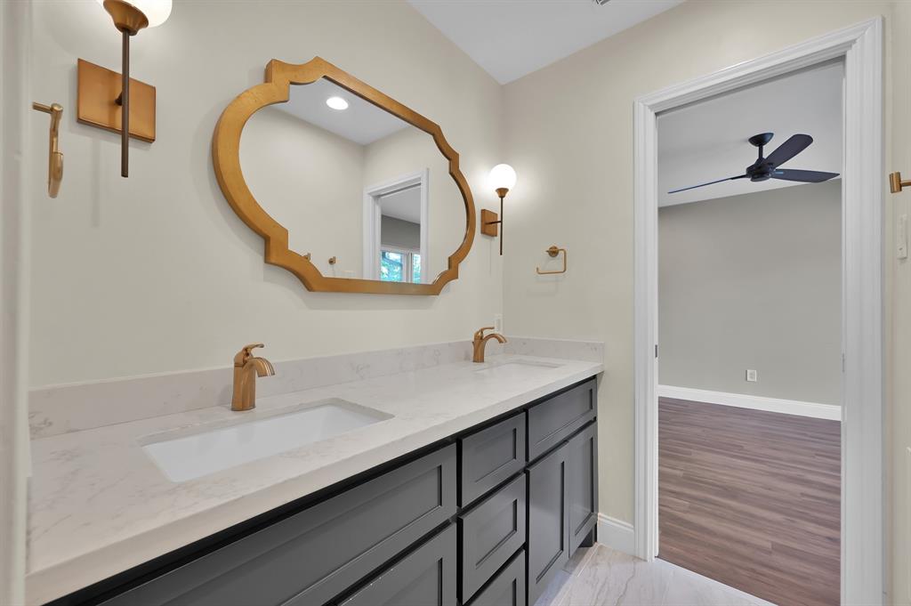 106 S Timber Top Drive, The Woodlands, Texas image 36