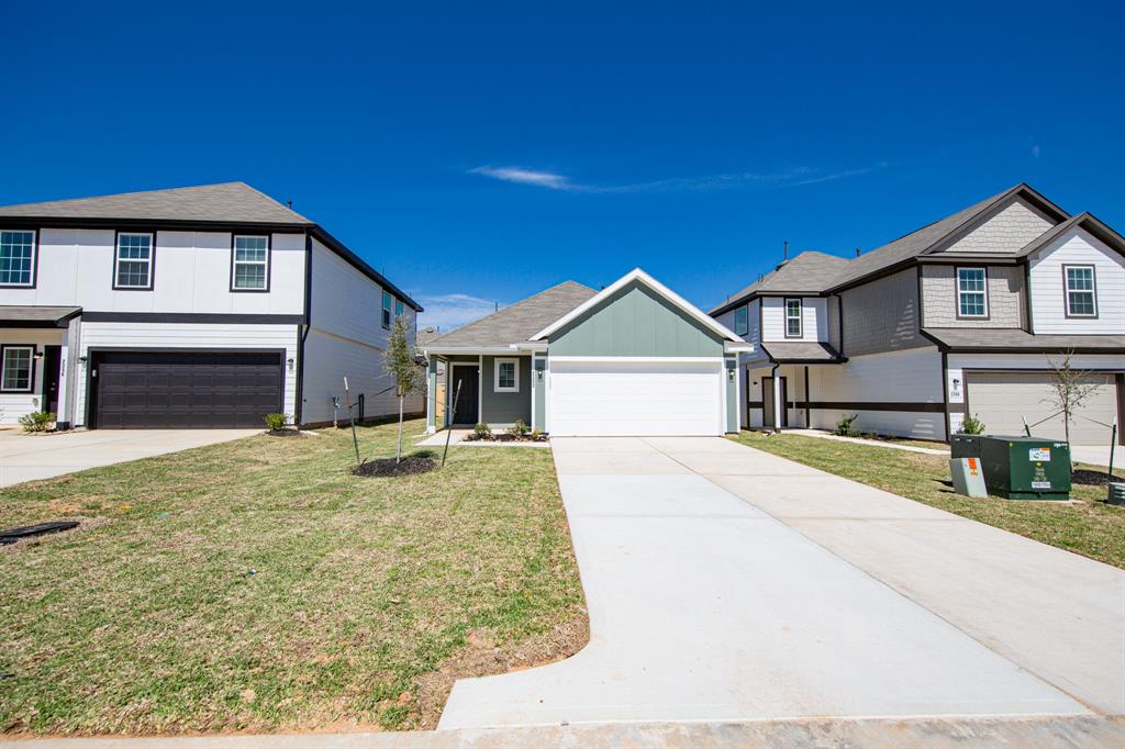2352 Mooneye Court, Conroe, Texas image 2