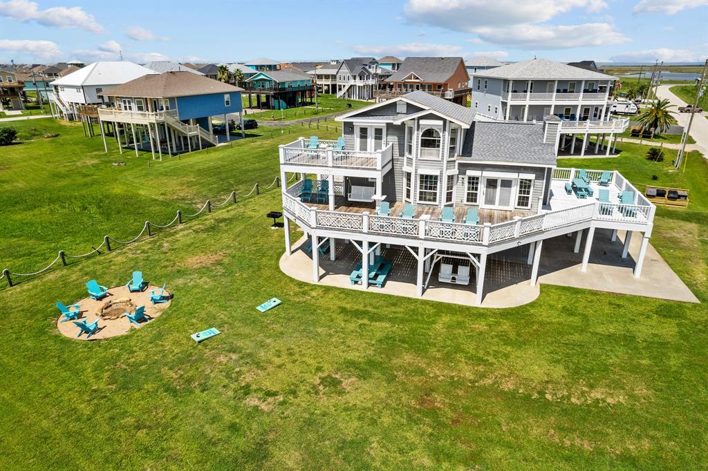 920 Copacabana Drive, Crystal Beach, Texas image 2