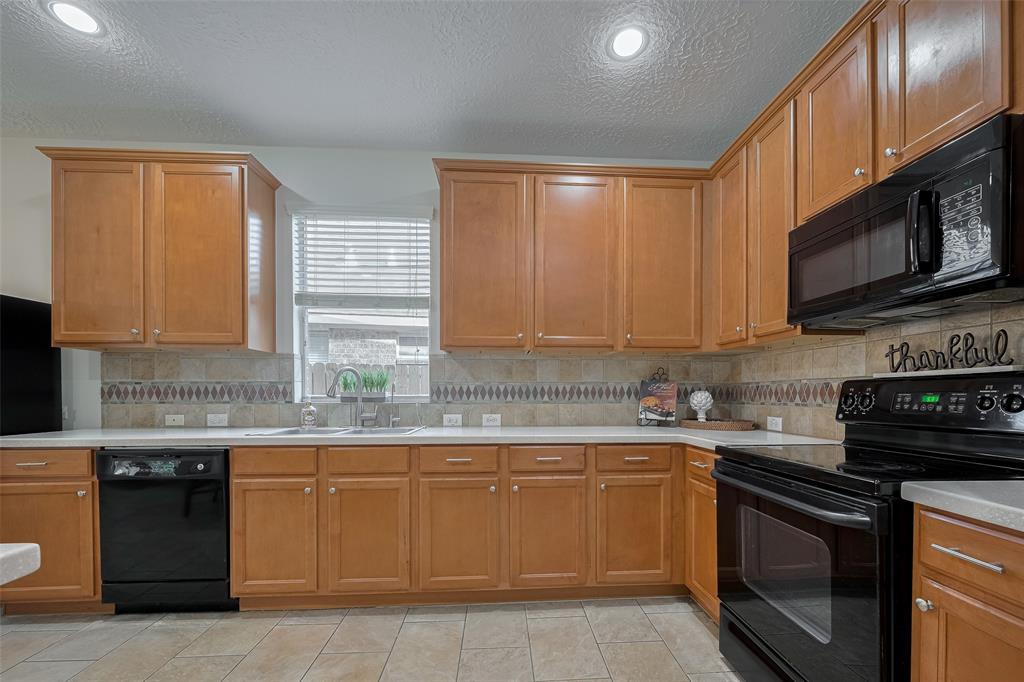 31214 Windcrest Park Lane, Spring, Texas image 21