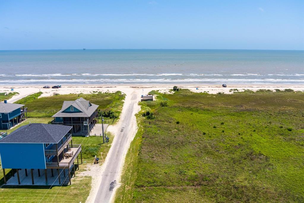 851 Alma, Crystal Beach, Texas image 3