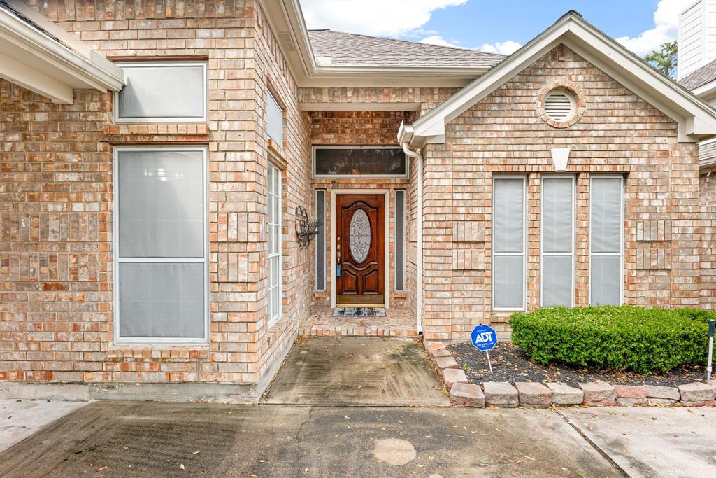 4306 Shady Pine Drive, Spring, Texas image 2