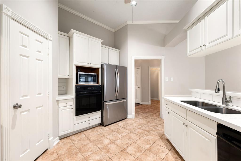 4306 Shady Pine Drive, Spring, Texas image 11