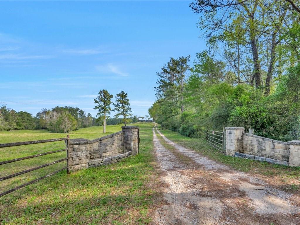 759 W Barnum Loop, Corrigan, Texas image 8