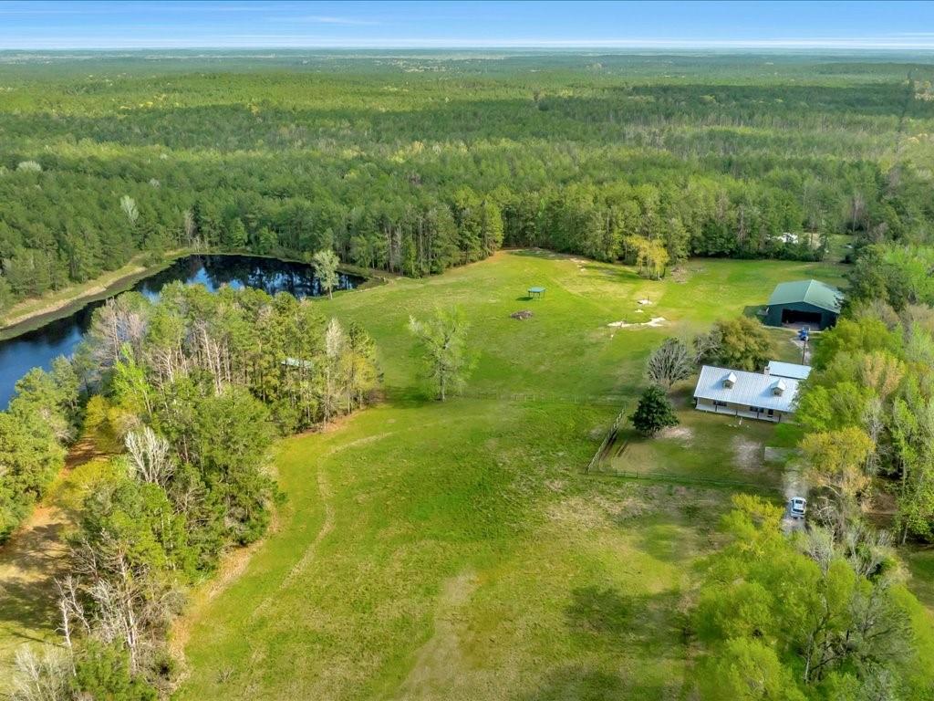 759 W Barnum Loop, Corrigan, Texas image 2