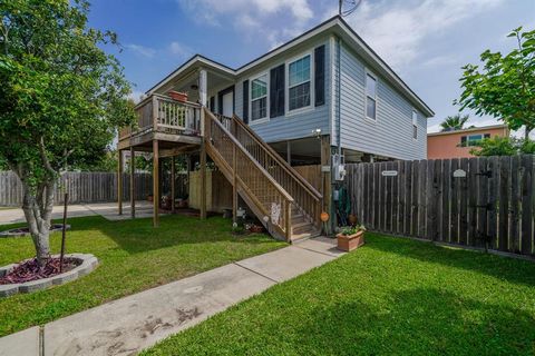 Single Family Residence in Galveston TX 2316 Hollywood Avenue.jpg