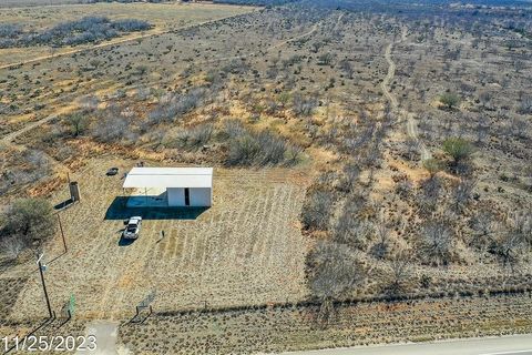 TR 3 000 W US HWY 85 Street Dilley TX 78017