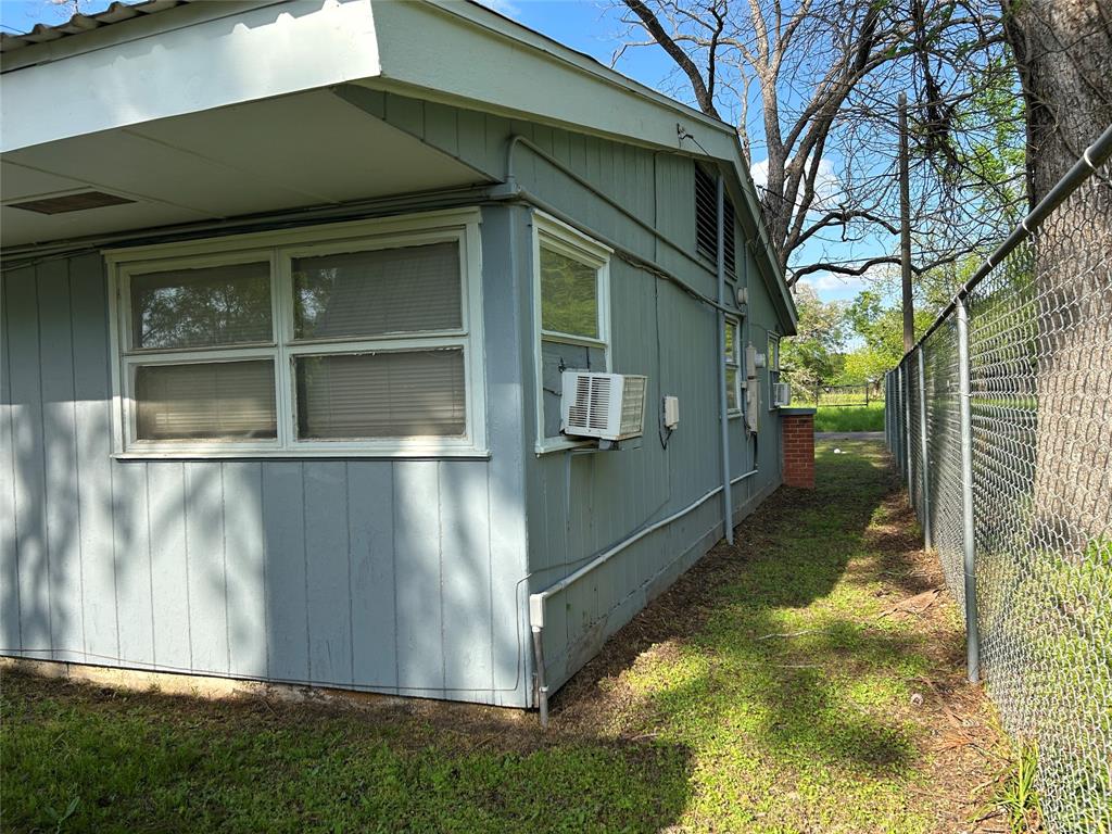 539 N Granger Street, Oakwood, Texas image 21