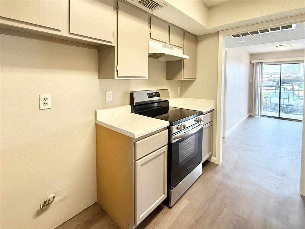 2816 S Bartell Drive #B6, Houston, Texas image 10