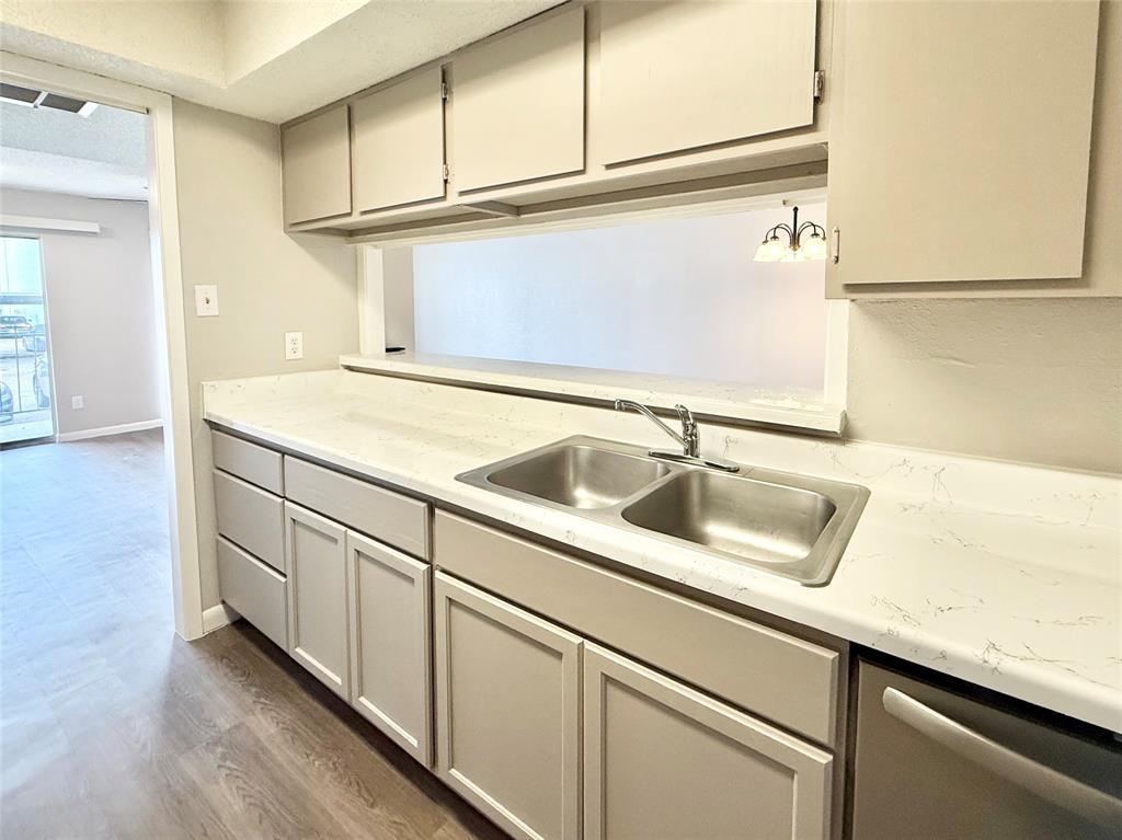 2816 S Bartell Drive #B6, Houston, Texas image 11