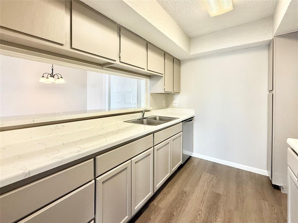 2816 S Bartell Drive #B6, Houston, Texas image 8